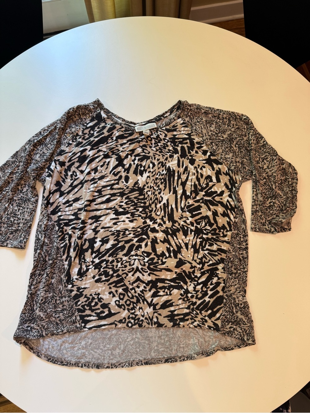 Dana Buchanan Printed Raglan Sleeve Women's Top in Brown and Black